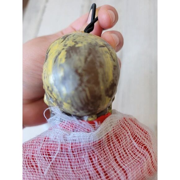 Halloween hanging zombie skeleton dead head mini prop red cape decor - Picture 6 of 8